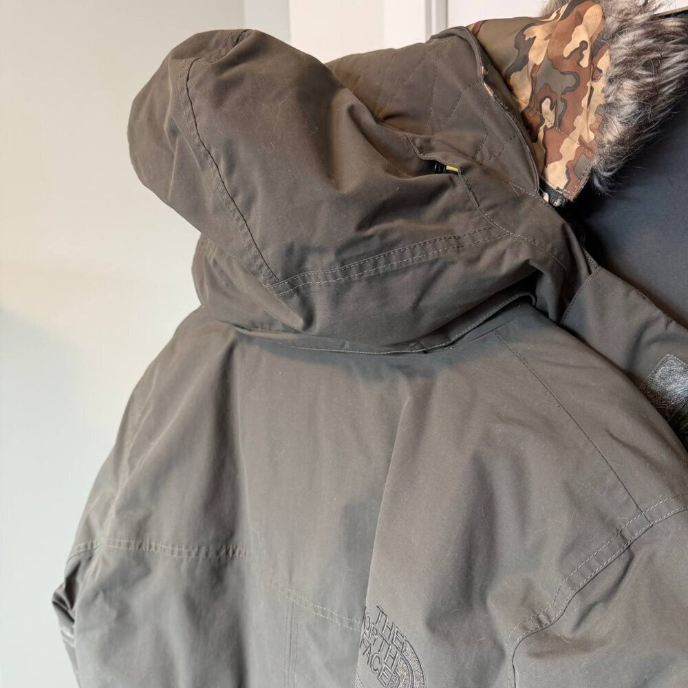 The North Face Men’s Down Parka (Size M) – Extreme Cold Weather Jacket - Picture 12 of 14